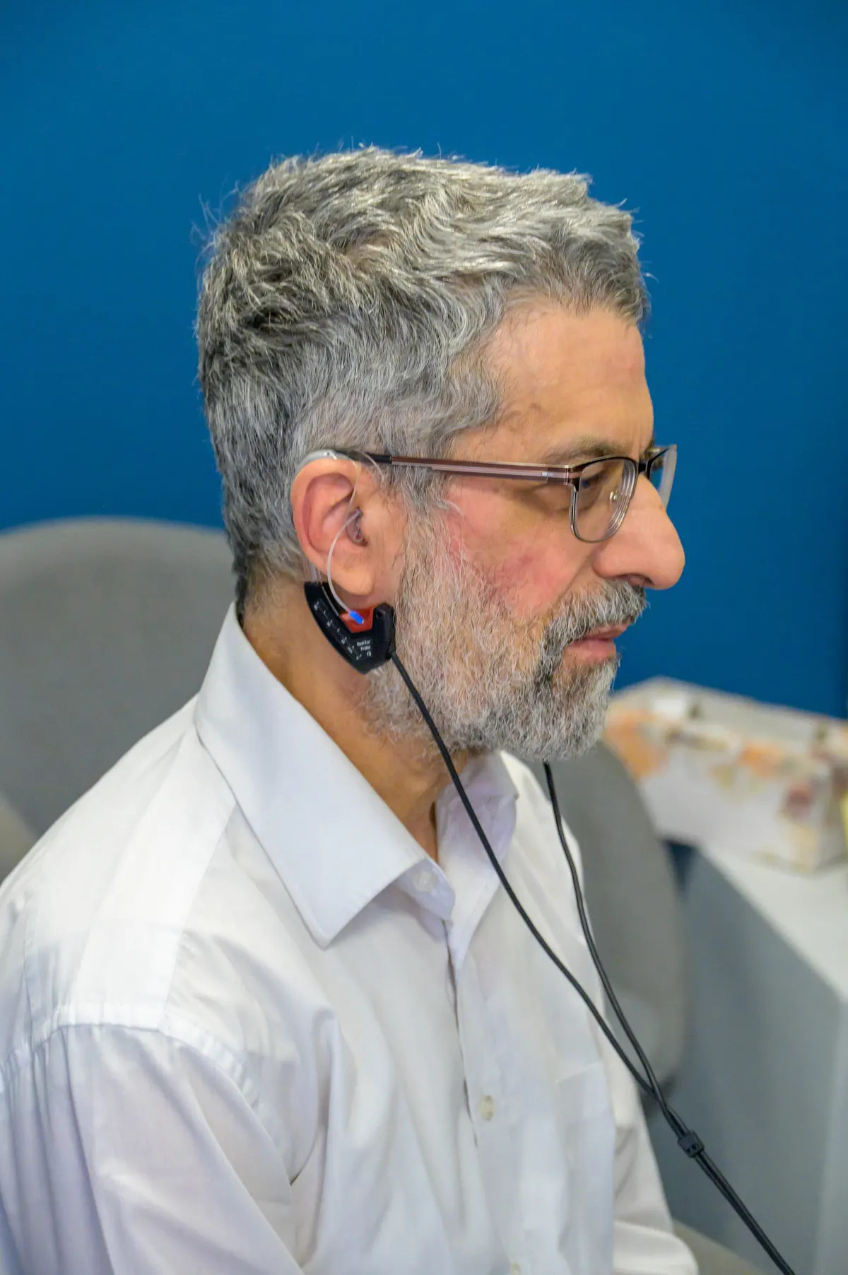 Mesure in vivo : sonde de mesure placée dans le conduit auditif d'un patient appareillé, centre Audistra